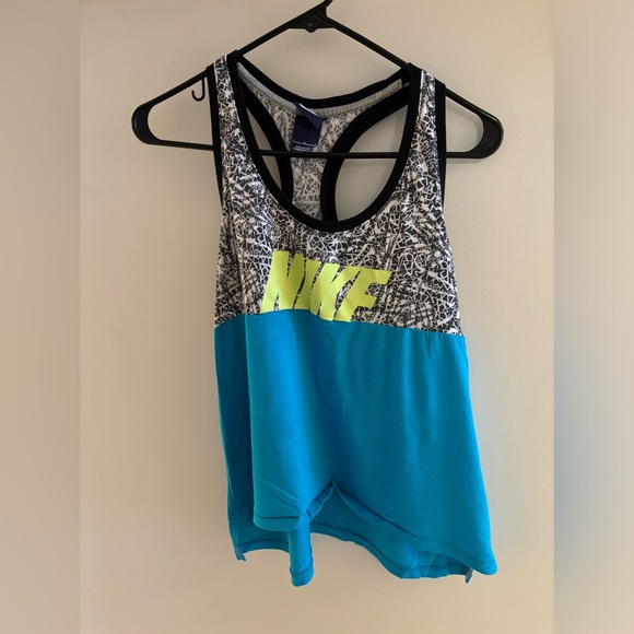 Nike Women’s Racerback Workout Tank - Picture 2 of 5